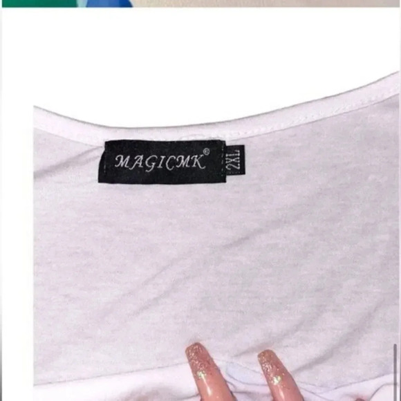 NWOT WHITE WITH RAINBOW LIPS ONESIDE CINCHED OFF ONE SHOULDERTOP SIZE 2X - Picture 9 of 15